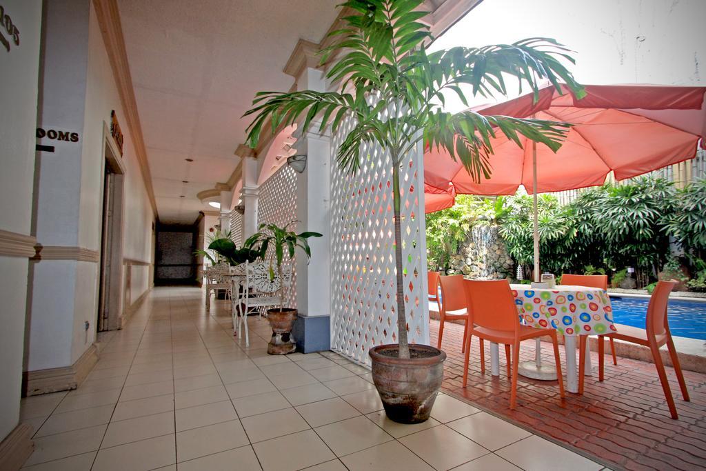 Hotel Galleria Davao City Exterior foto